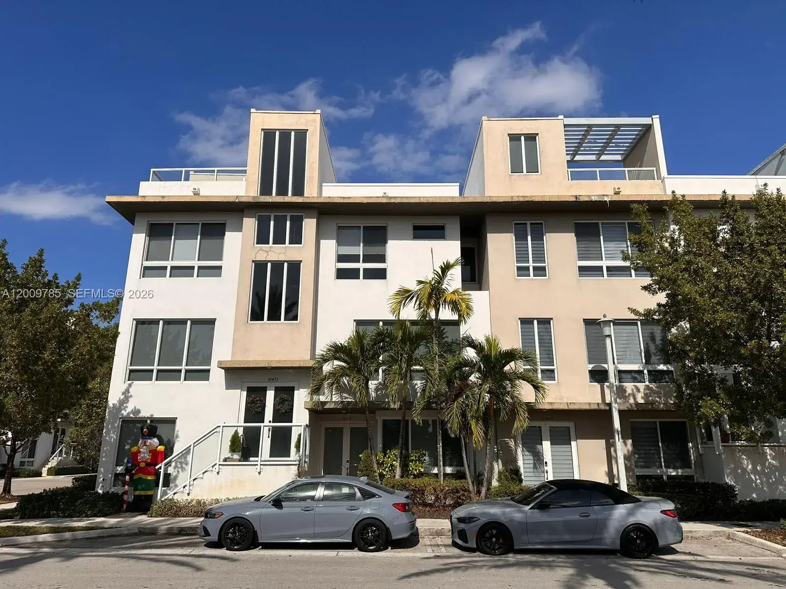 4 bedroom 3 bath Residential for sale at 10471 NW 66th St, Doral FL 33178