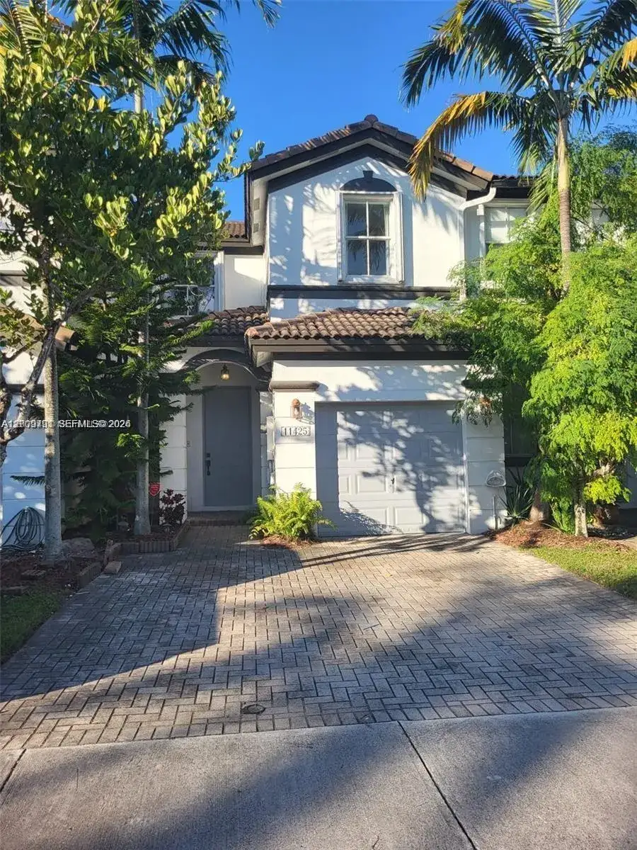 3 bedroom 2 bath Residential Lease for rent at 11425 NW 76th Ter # 0, Doral FL 33178