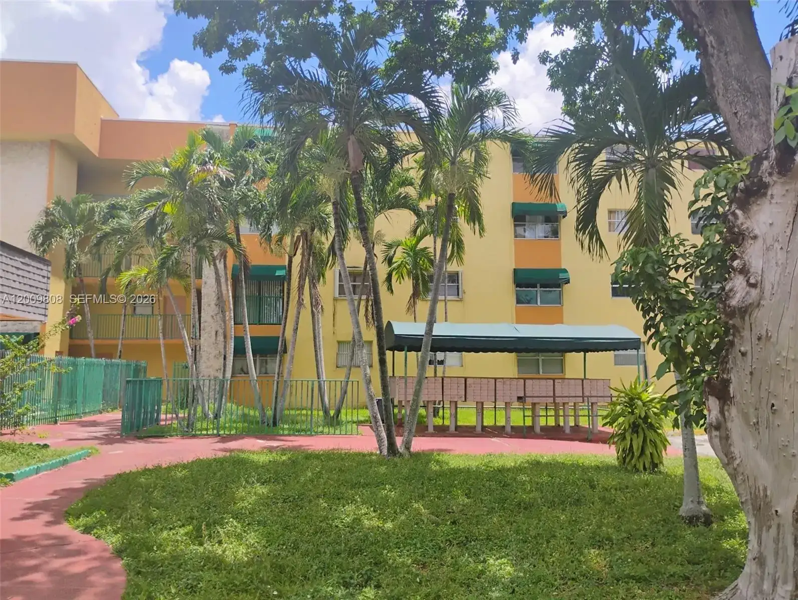 1 bedroom 1 bath Residential Lease for rent at 606 W 81st St # 309, Hialeah FL 33014