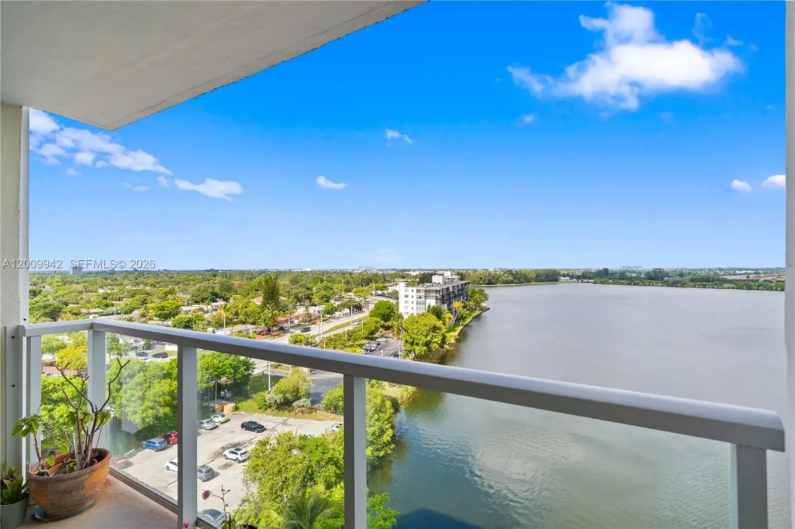1 bedroom 2 bath Residential Lease for rent at 1301 NE Miami Gardens Dr # 1124W, Miami FL 33179