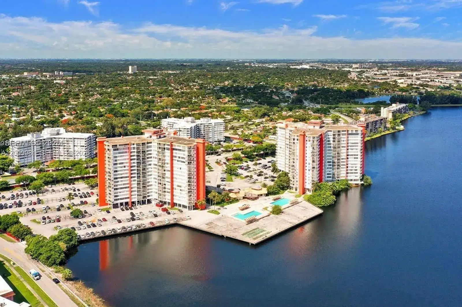 1 bedroom 2 bath Residential Lease for rent at 1351 NE Miami Gardens Dr # 712E, Miami FL 33179