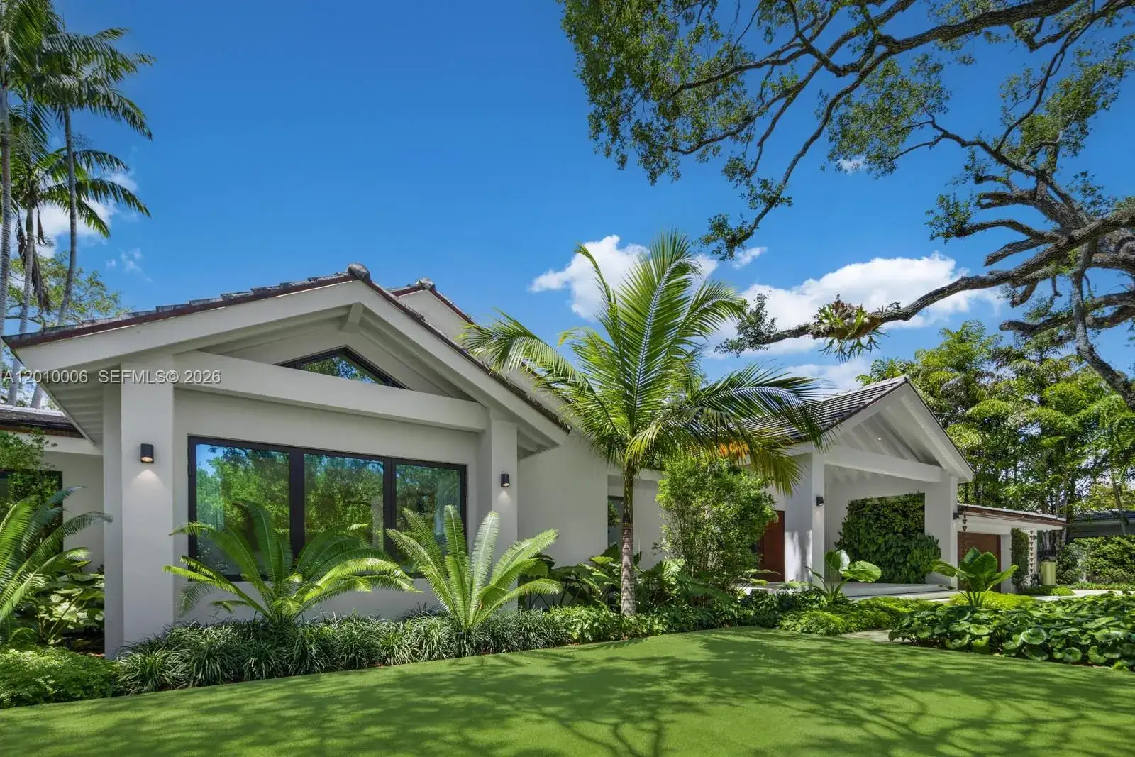 4 bedroom 3 bath Residential for sale at 4100 Pinta Ct, Coral Gables FL 33146