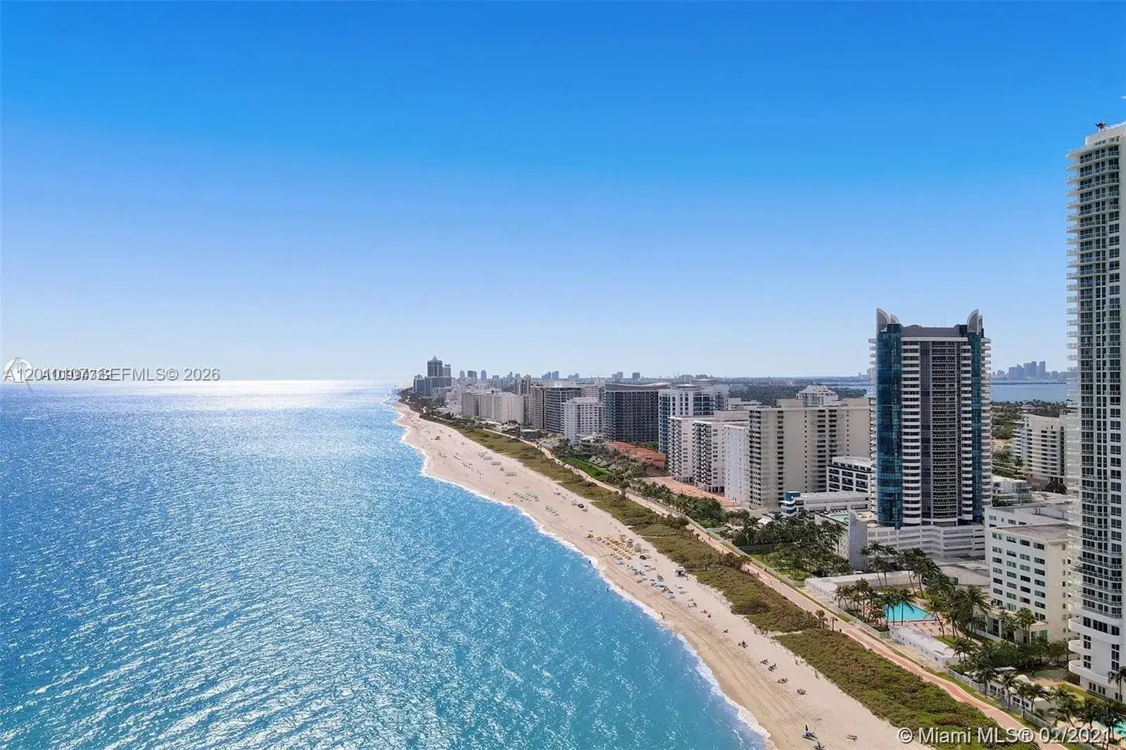 3 bedroom 2 bath Residential for sale at 5025 Collins Ave # 2206, Miami Beach FL 33140