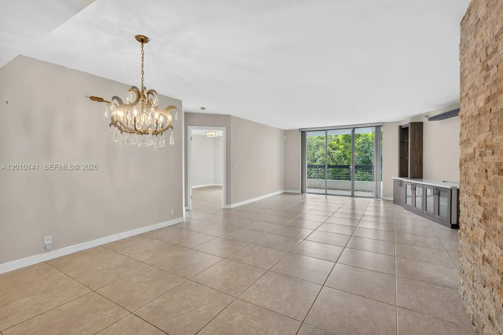 2 bedroom 2 bath Residential for sale at 3500 Mystic Pointe Dr # 302, Aventura FL 33180