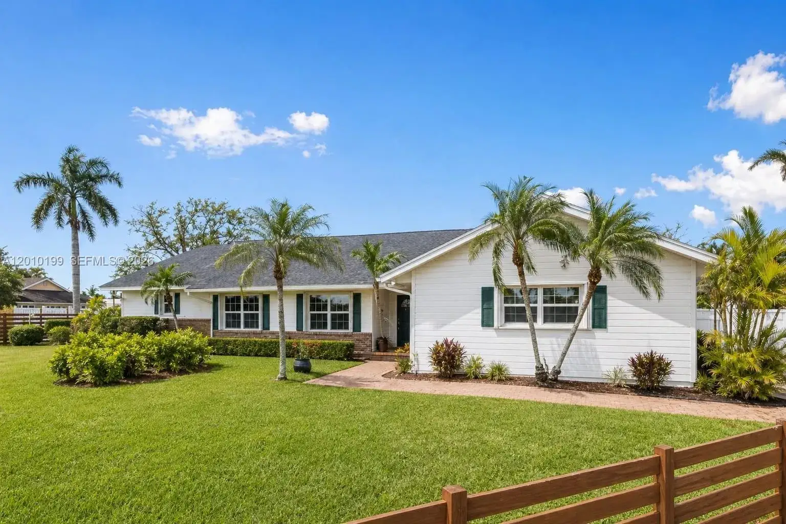 5 bedroom 2 bath Residential for sale at 29490 SW 193 AVE, Homestead FL 33030