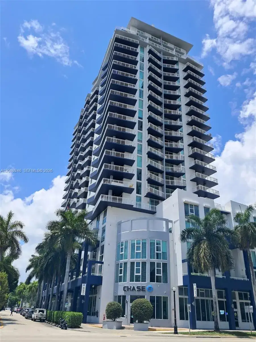 1 bedroom 1 bath Residential Lease for rent at 275 NE 18th St # 1704, Miami FL 33132