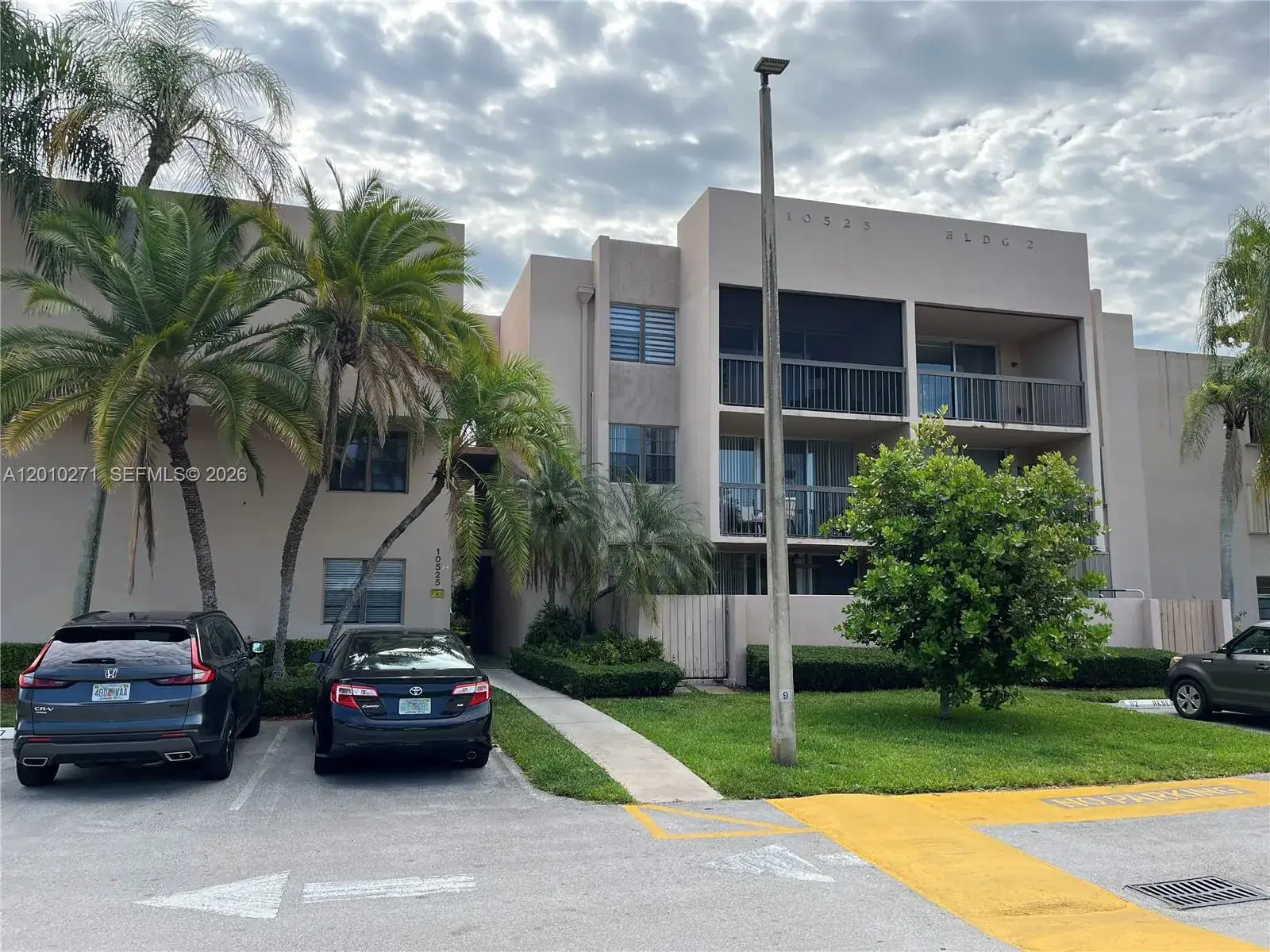 1 bedroom 1 bath Residential for sale at 10525 SW 112th Ave # 314, Miami FL 33176