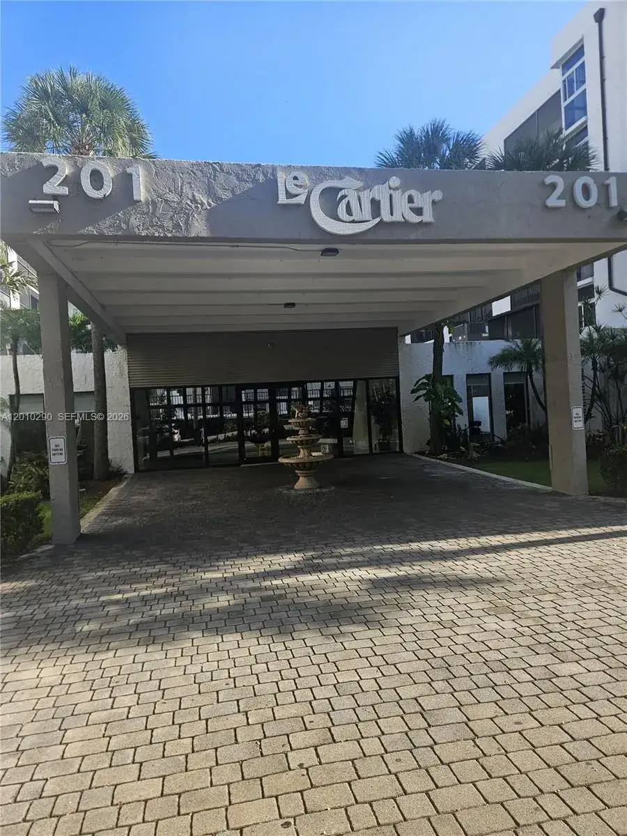 2 bedroom 2 bath Residential Lease for rent at 201 178th Dr # 416, Sunny Isles Beach FL 33160