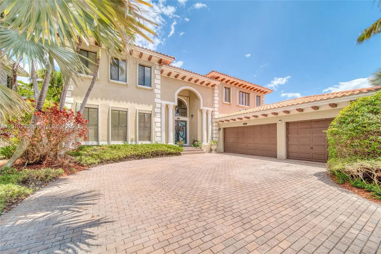 5 bedroom 4 bath Residential for sale at 7601 SW 187th St, Cutler Bay FL 33157