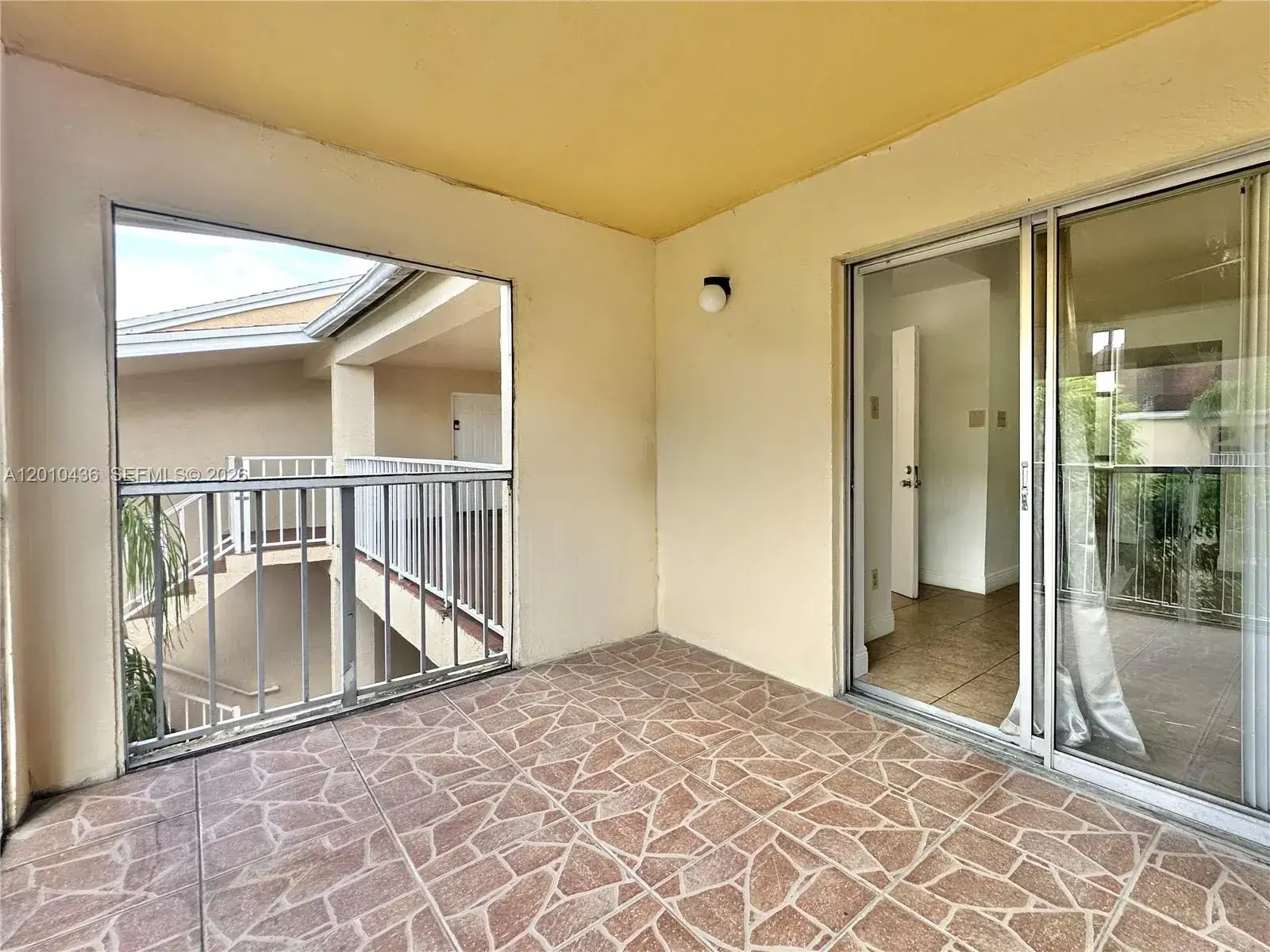 1 bedroom 1 bath Residential Lease for rent at 15300 SW 106th Ter # 506, Miami FL 33196