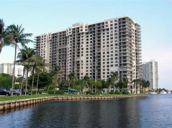 3 bedroom 2 bath Residential Lease for rent at 18151 NE 31st Ct # 1417, Aventura FL 33160