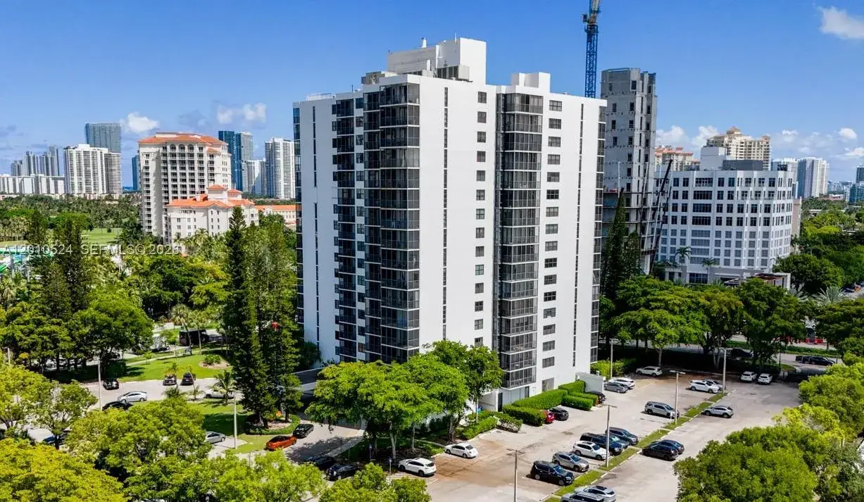 2 bedroom 2 bath Residential for sale at 20100 W Country Club Dr # 504, Aventura FL 33180