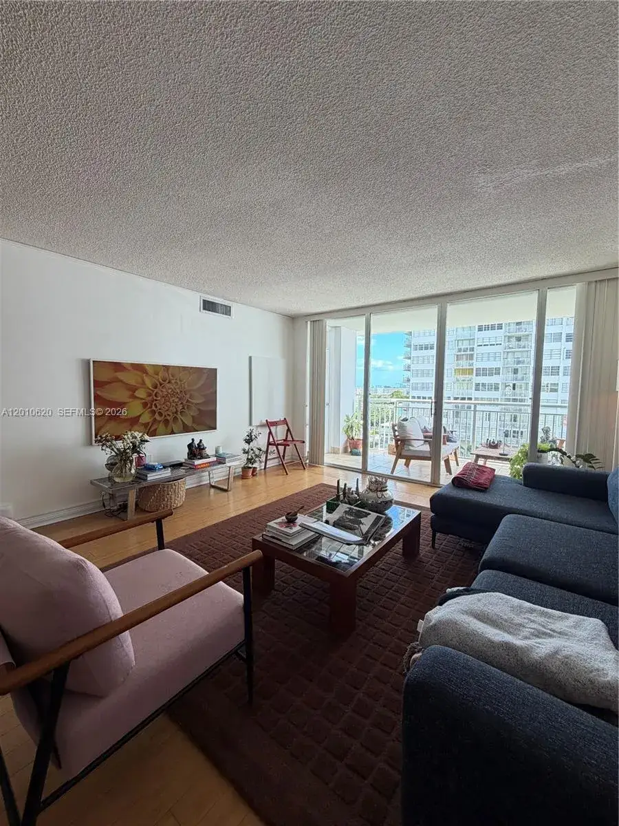2 bedroom 2 bath Residential for sale at 18061 Biscayne Blvd # 601, Aventura FL 33160