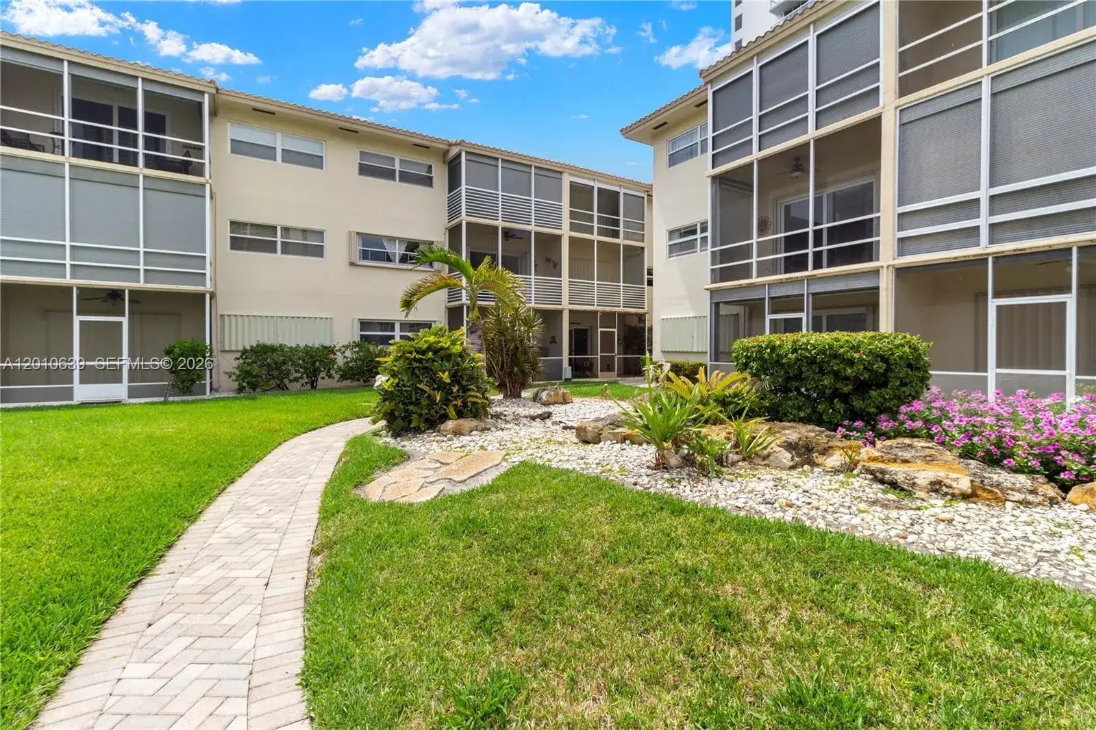 1 bedroom 1 bath Residential for sale at 2600 Diana Dr # 119, Hallandale Beach FL 33009