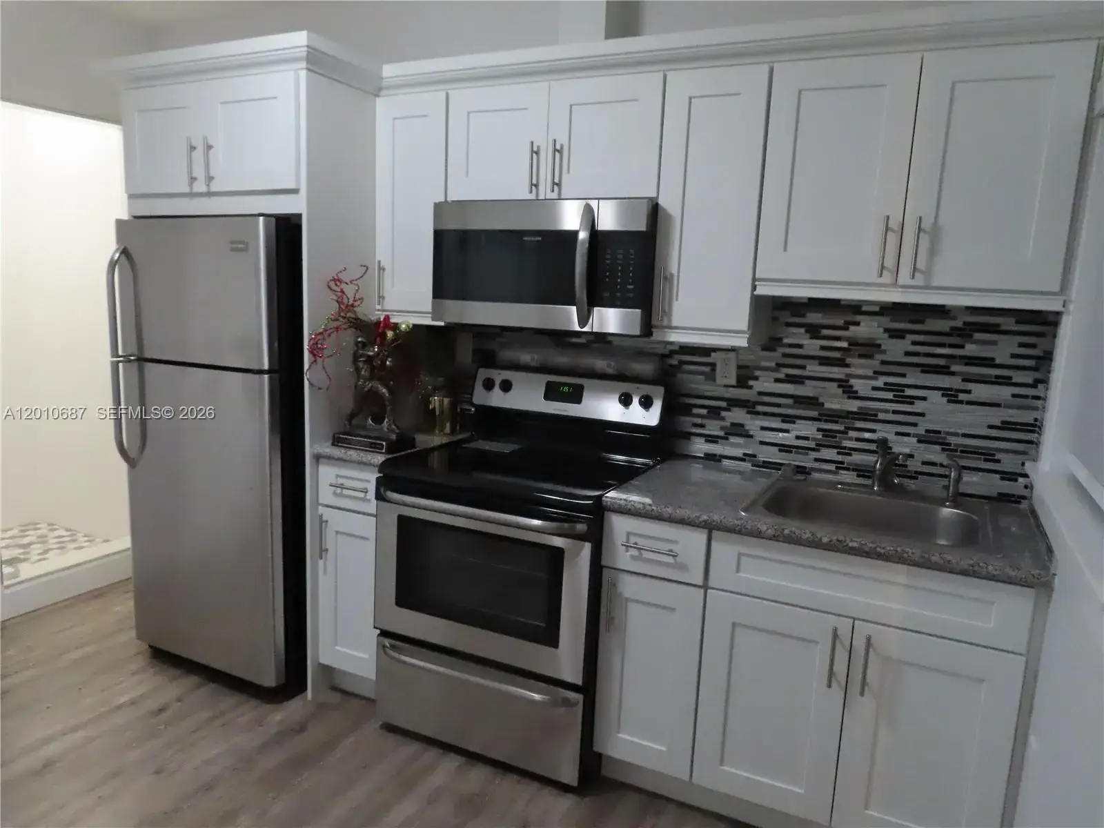 1 bedroom 1 bath Residential Lease for rent at 2433 NW 96th St # B, Miami FL 33147