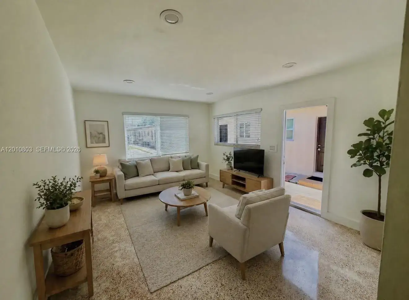 1 bedroom 1 bath Residential Lease for rent at 4710 NW 6th St # 1, Miami FL 33126