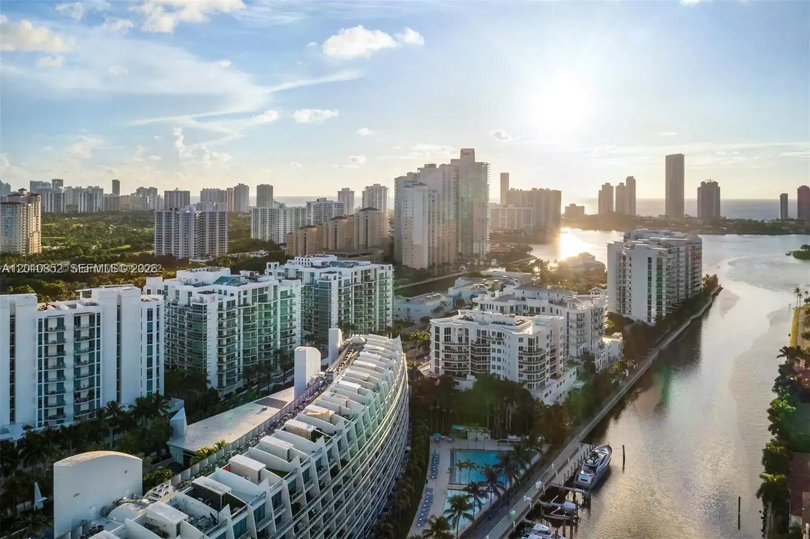 1 bedroom 2 bath Residential Lease for rent at 2950 NE 188th St # 406, Aventura FL 33180