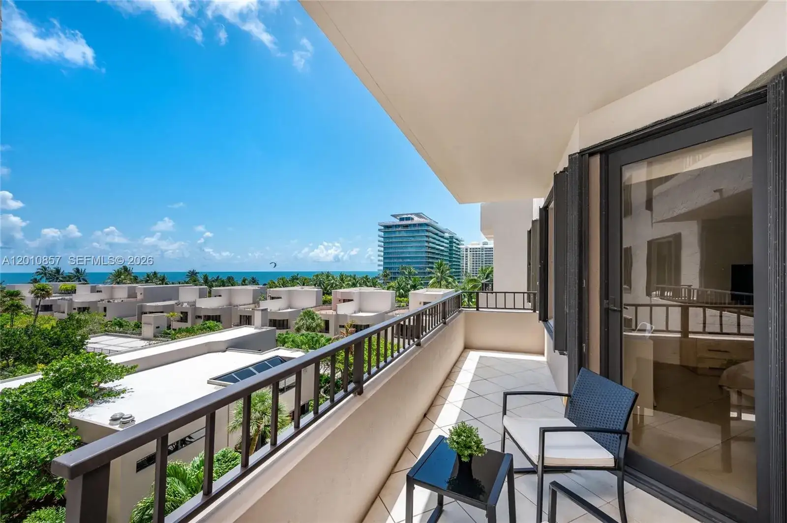 1 bedroom 1 bath Residential Lease for rent at 201 Crandon Blvd # 505, Key Biscayne FL 33149