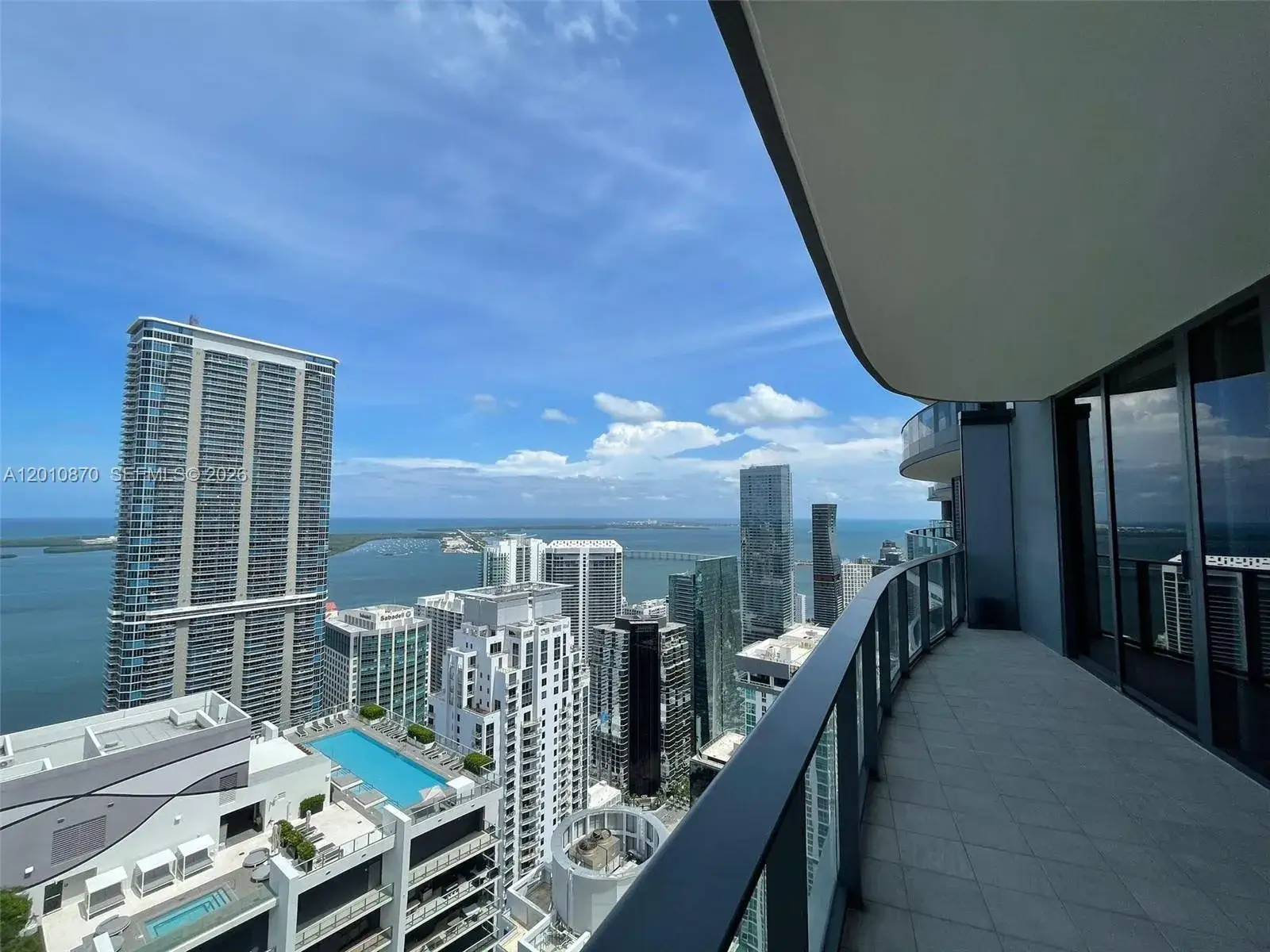 3 bedroom 3 bath Residential Lease for rent at 1000 Brickell Plaza, Miami FL 33131
