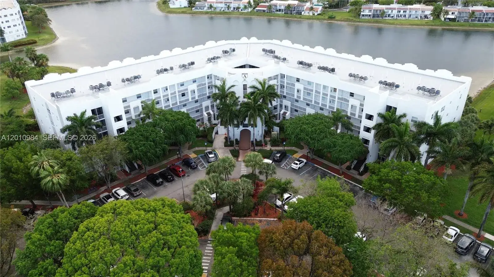 3 bedroom 2 bath Residential for sale at 10730 NW 66th St # 313, Doral FL 33178
