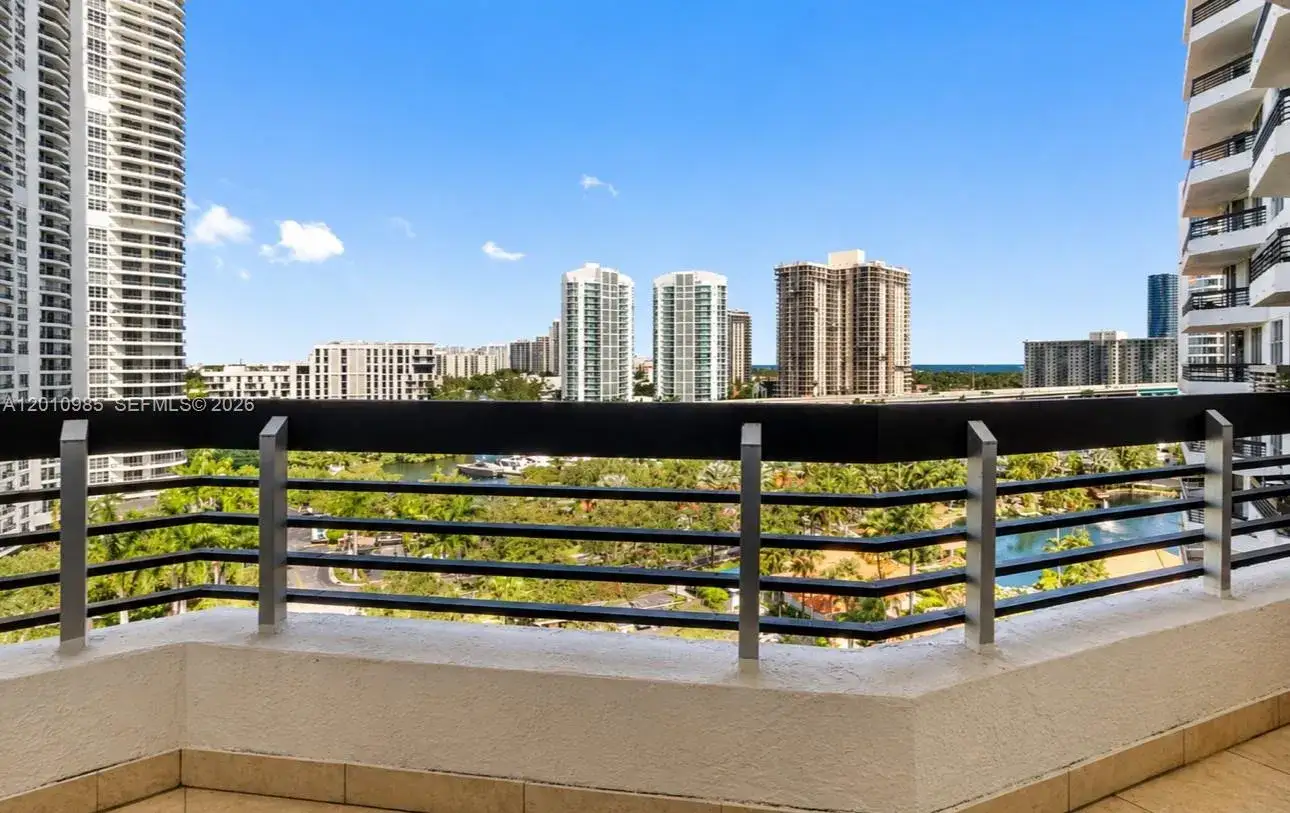 2 bedroom 2 bath Residential for sale at 3600 Mystic Pointe Dr # 1209, Aventura FL 33180