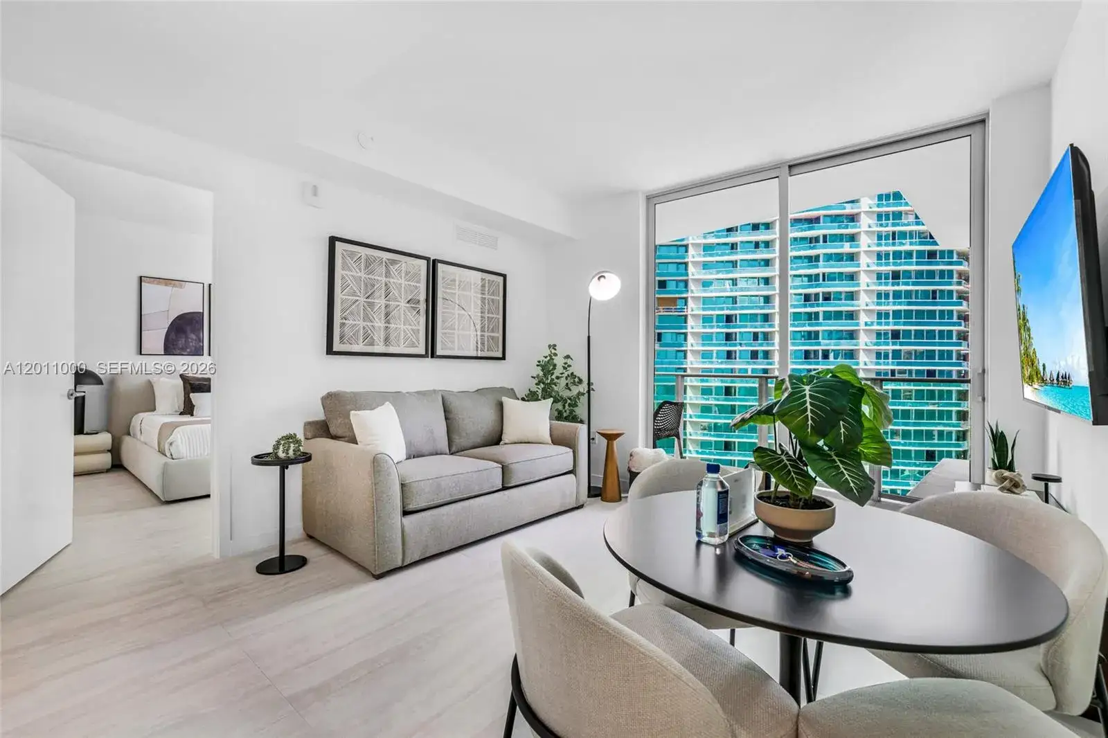 1 bedroom 1 bath Residential Lease for rent at 77 SE 5TH ST # 3305, Miami FL 33131