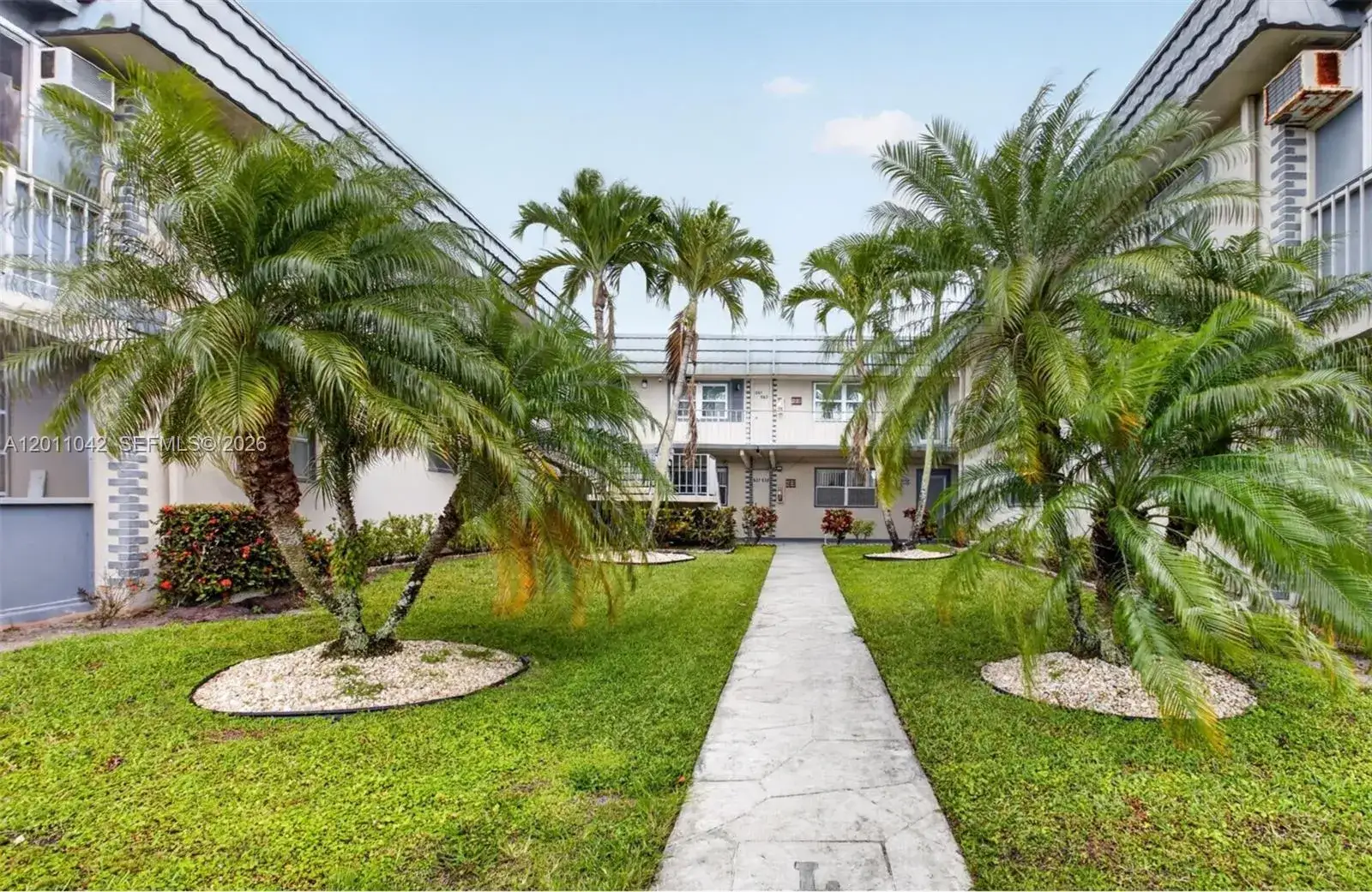 2 bedroom 2 bath Residential Lease for rent at 537 Brittany L # 537, Delray Beach FL 33446