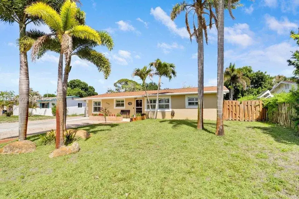 3 bedroom 2 bath Residential for sale at 19049 SE Robert Drive, Jupiter FL 33469