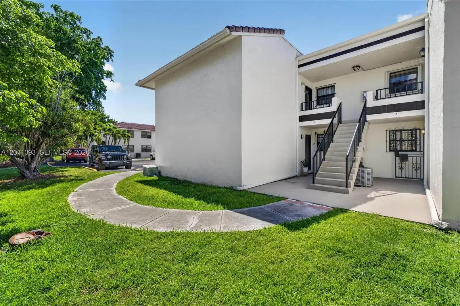 3 bedroom 2 bath Residential Lease for rent at 10845 NW 7th St # 21, Miami FL 33172