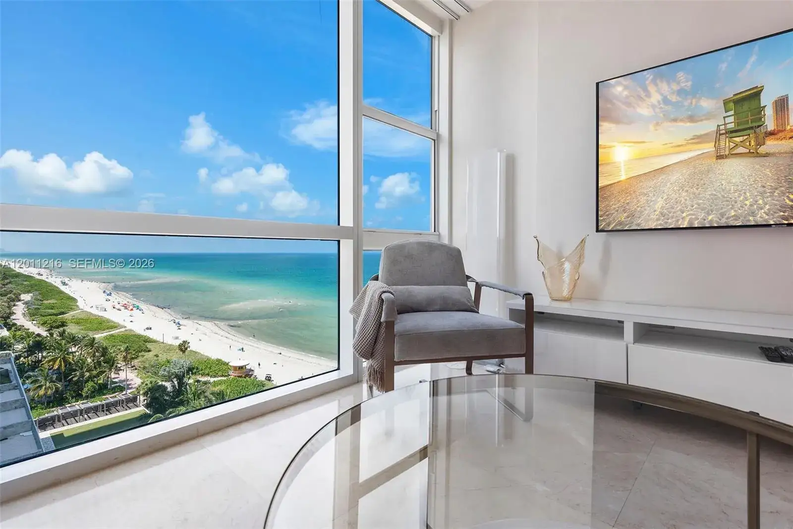 1 bedroom 1 bath Residential Lease for rent at 6801 Collins Ave, Miami Beach FL 33141