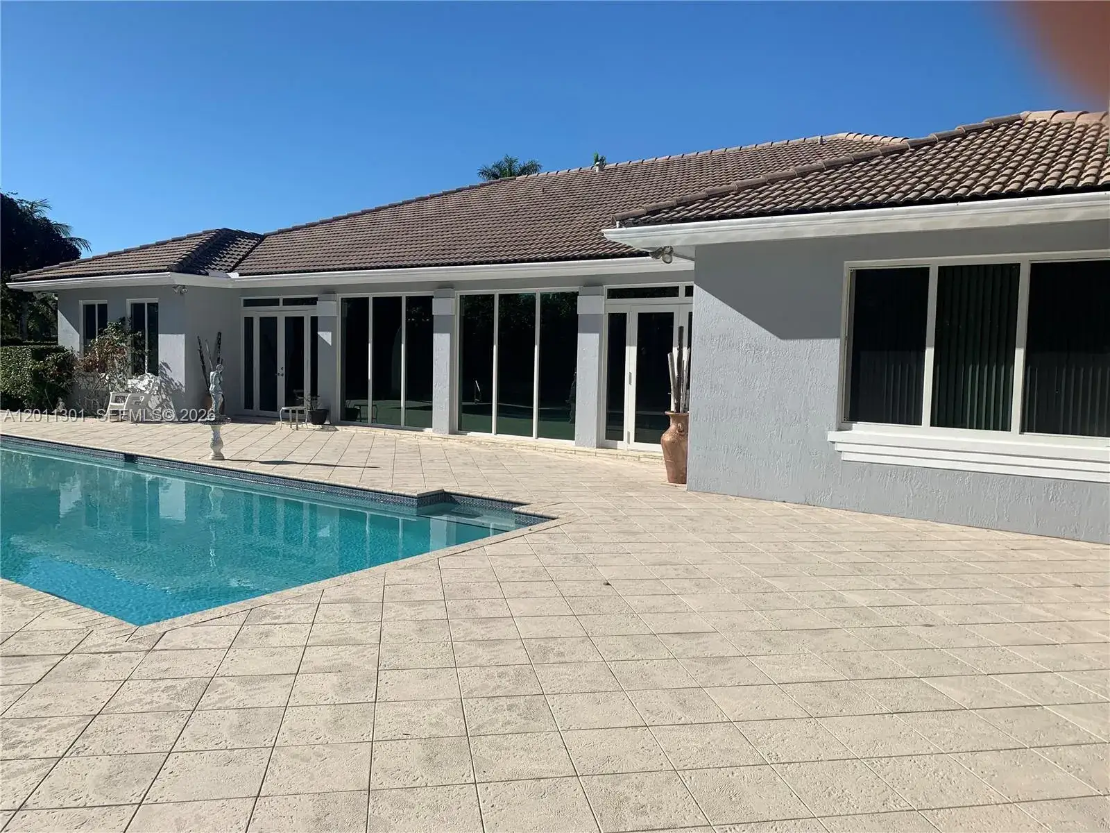 6 bedroom 4 bath Residential Lease for rent at 7625 SW 75th Ave # 0, Miami FL 33143
