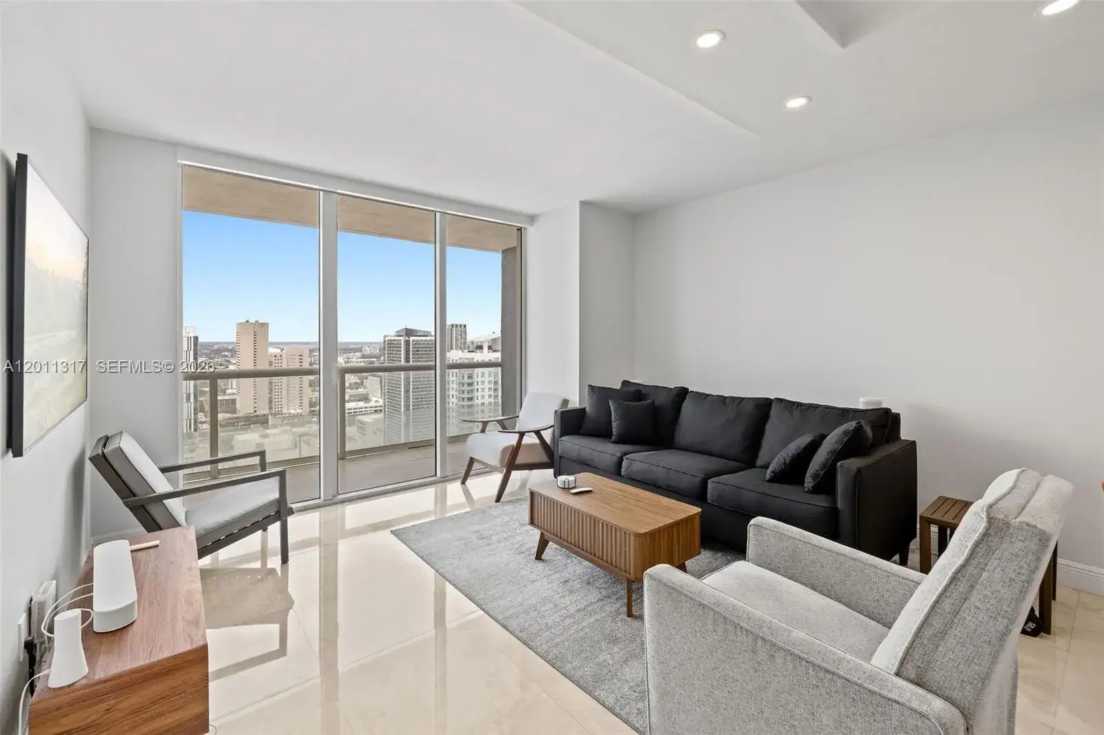1 bedroom 1 bath Residential Lease for rent at 50 Biscayne Blvd # 4405, Miami FL 33132
