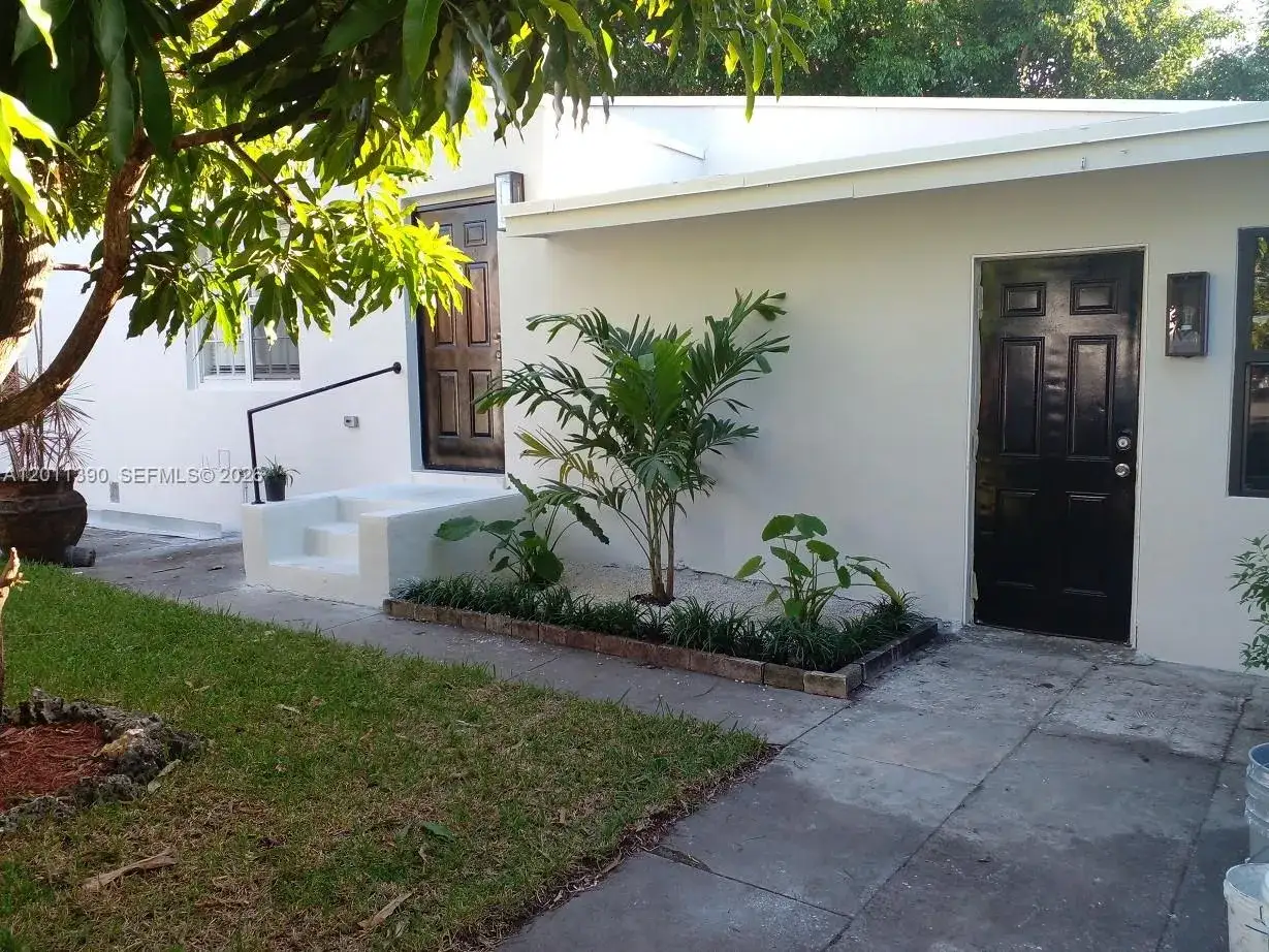 2 bedroom 1 bath Residential Lease for rent at 1023 SW 12th Ct # B, Miami FL 33135