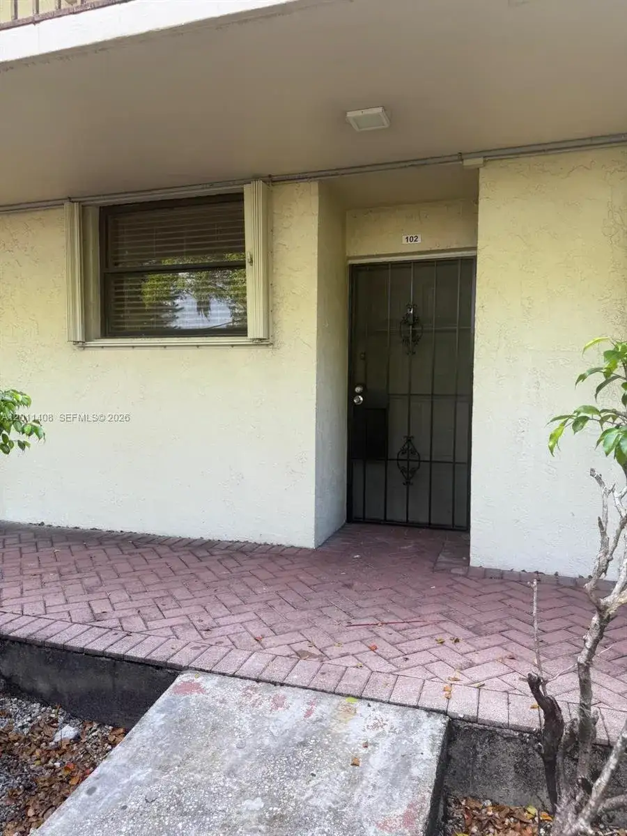 2 bedroom 2 bath Residential for sale at 109 Lake Emerald Dr # 102, Oakland Park FL 33309