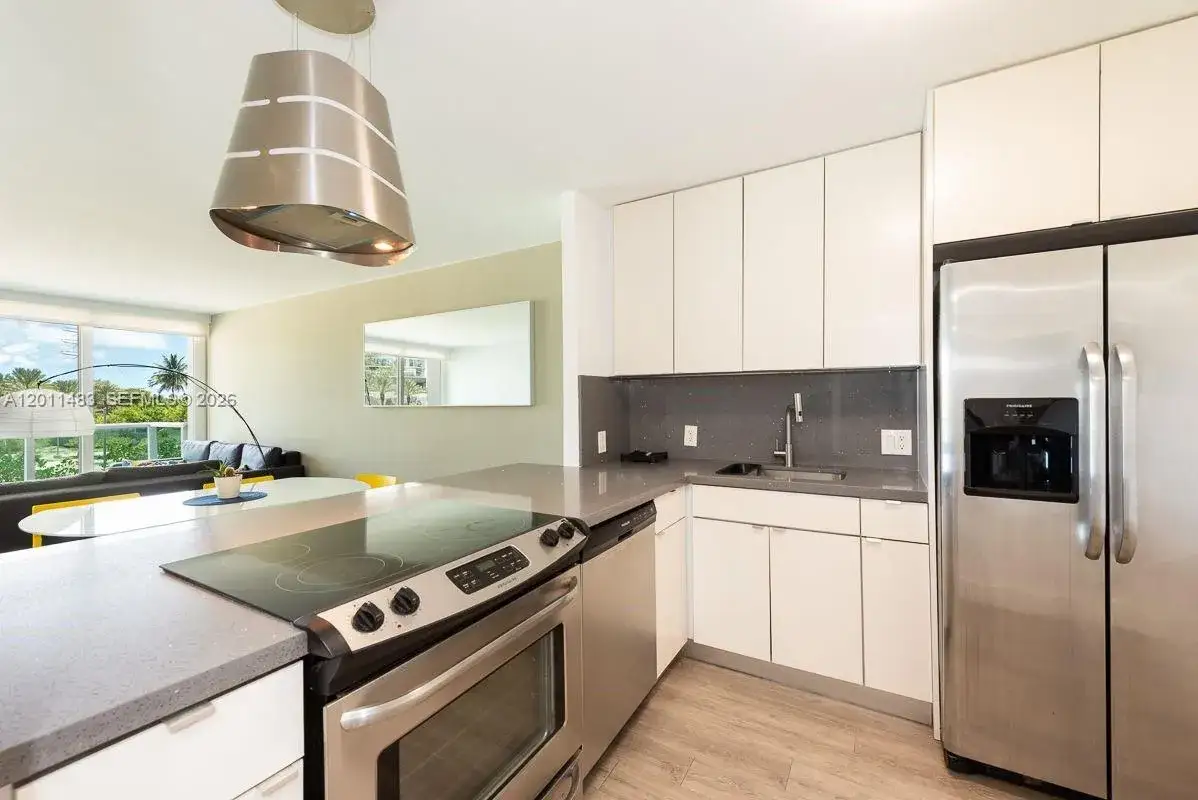 1 bedroom 1 bath Residential for sale at 100 Bayview Dr # 210, Sunny Isles Beach FL 33160