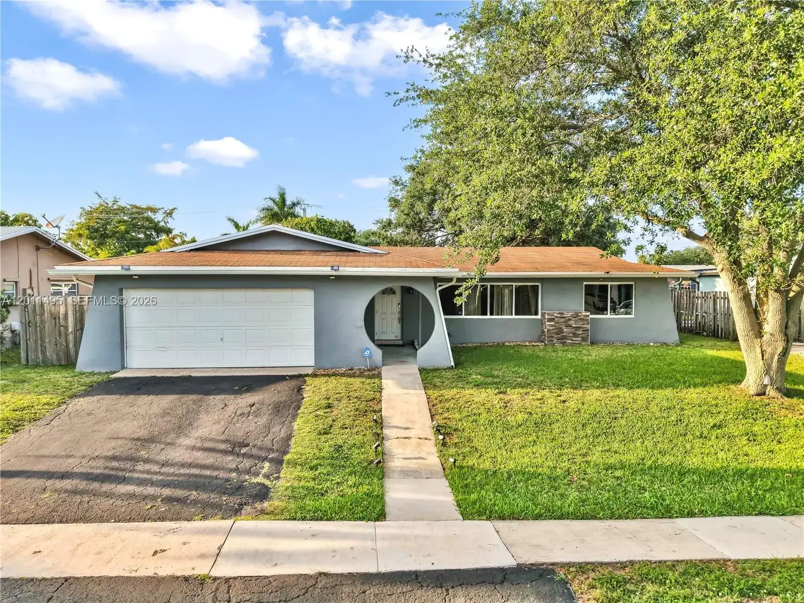 3 bedroom 2 bath Residential for sale at 9511 NW 8th St, Pembroke Pines FL 33024