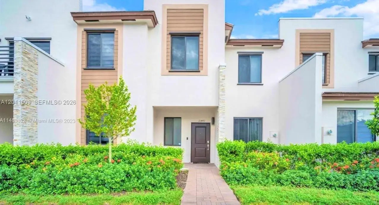3 bedroom 2 bath Residential Lease for rent at 21443 NE 2nd Path # 21443, Miami FL 33179
