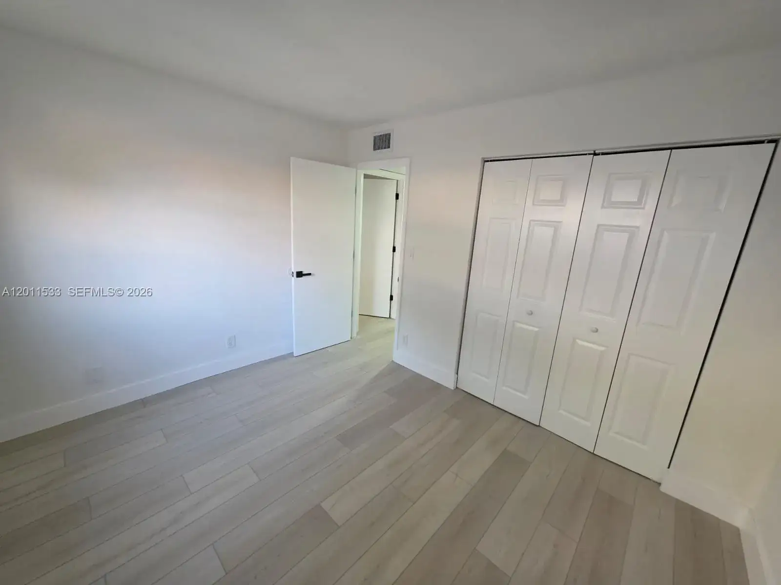 2 bedroom 1 bath Residential for sale at 101 NE 41st St # F98, Oakland Park FL 33334