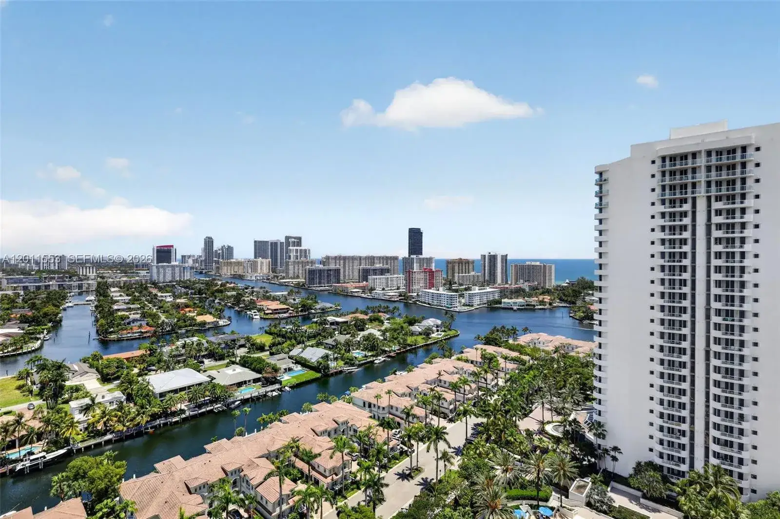 3 bedroom 2 bath Residential for sale at 21205 YACHT CLUB DR # 2409, Aventura FL 33180