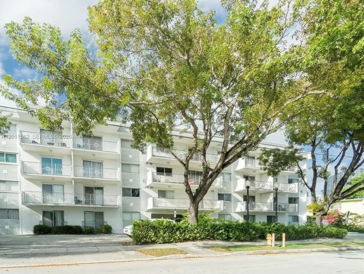 1 bedroom 1 bath Residential Lease for rent at 445 SW 11th St # 107, Miami FL 33130