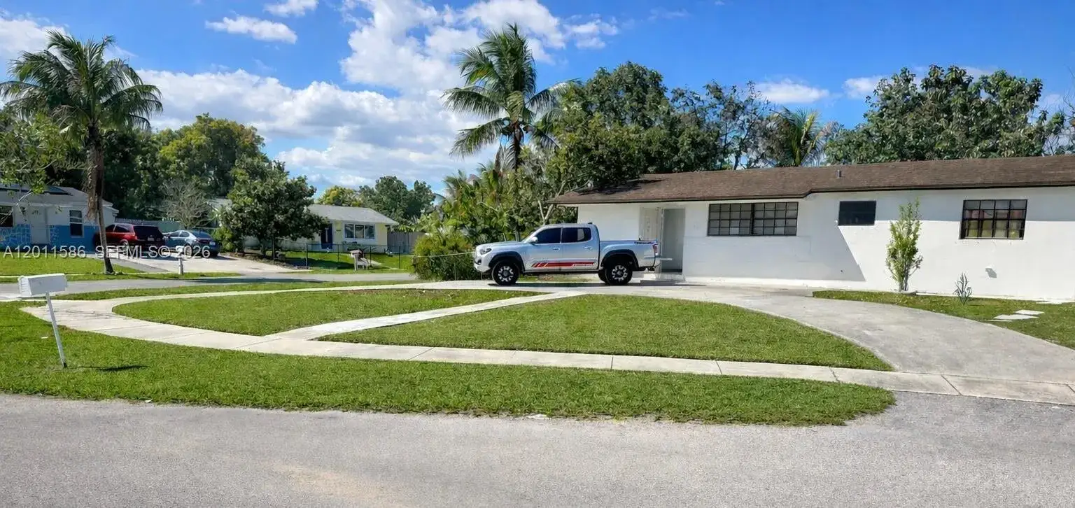 5 bedroom 2 bath Residential for sale at 15761 SW 303rd St, Homestead FL 33033