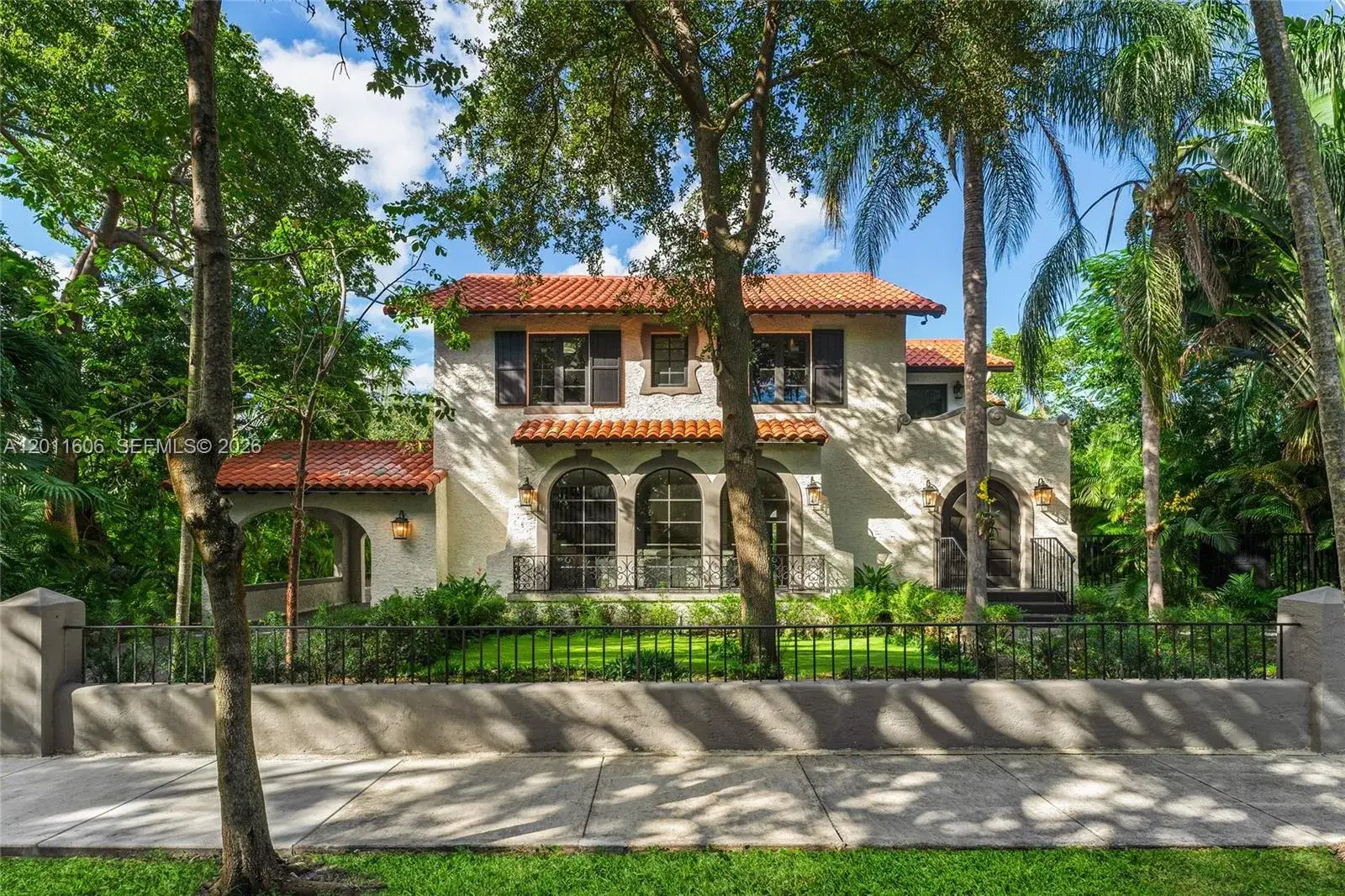 5 bedroom 5 bath Residential for sale at 547 NE 57th St, Miami FL 33137