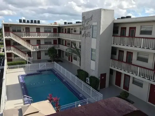 1 bedroom 1 bath Residential Lease for rent at 4410 W Flagler St # 108, Miami FL 33134