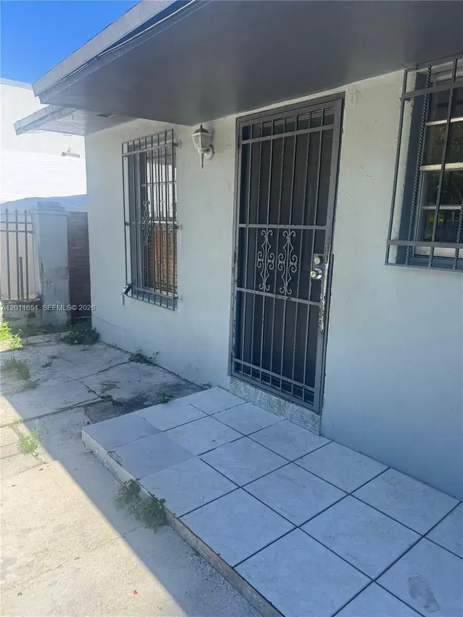 2 bedroom 1 bath Residential Lease for rent at 78 NE 59th Ter # 78, Miami FL 33137
