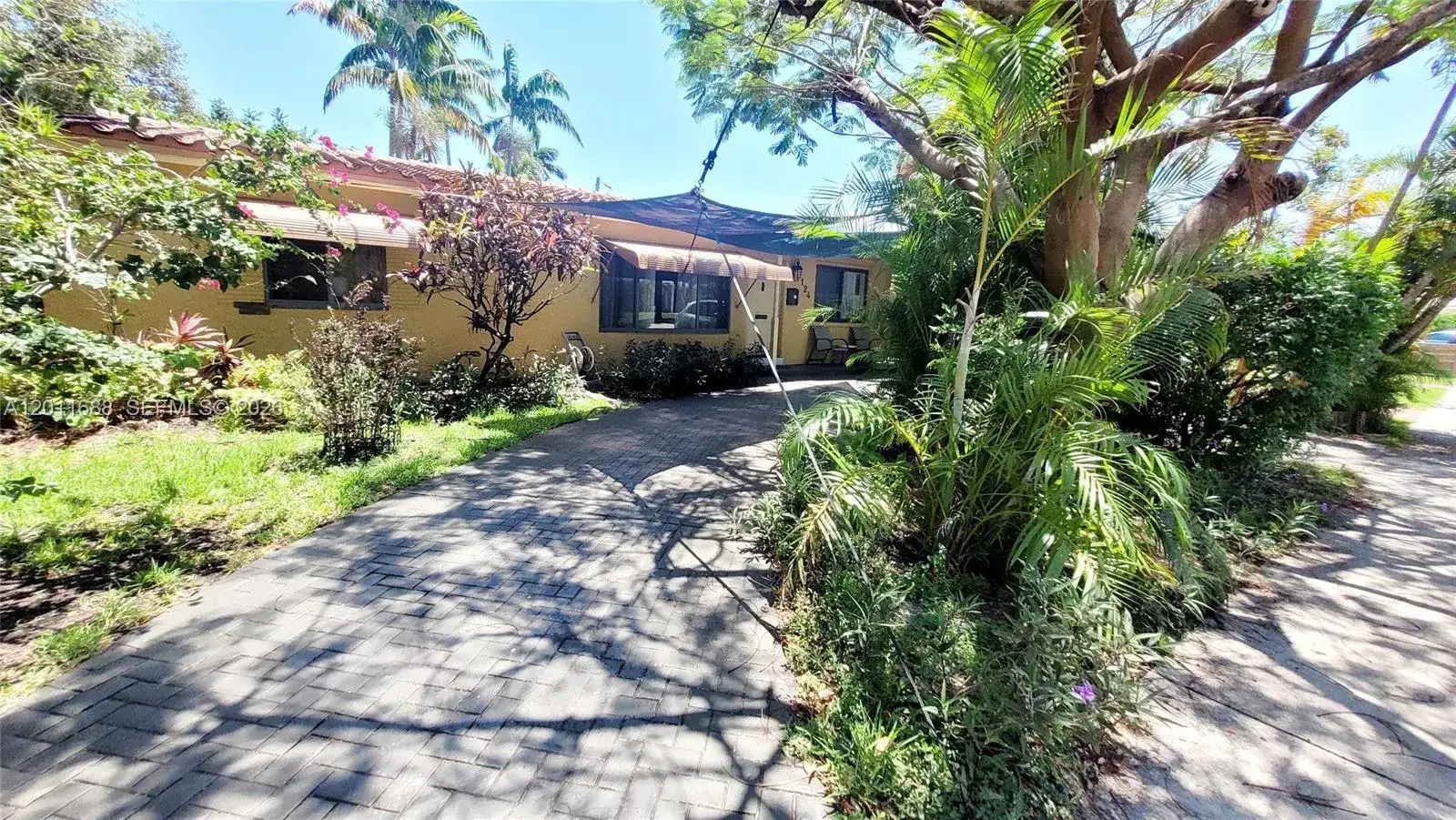 3 bedroom 2 bath Residential Lease for rent at 1124 NE 7th St, Hallandale Beach FL 33009