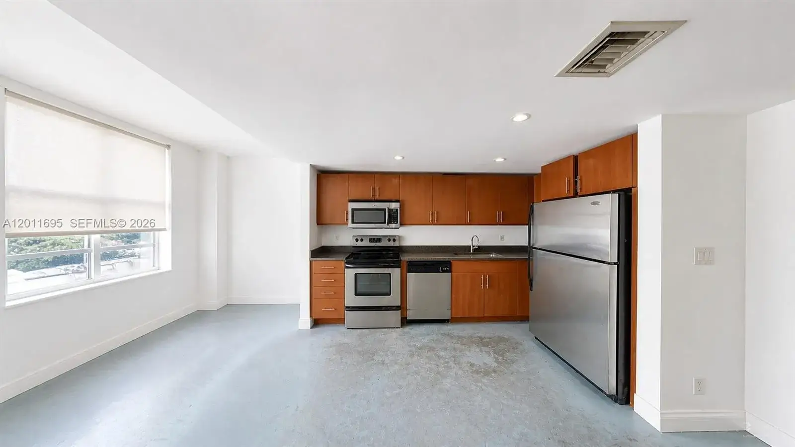 2 bedroom 1 bath Residential for sale at 111 E Flagler St # 705, Miami FL 33131