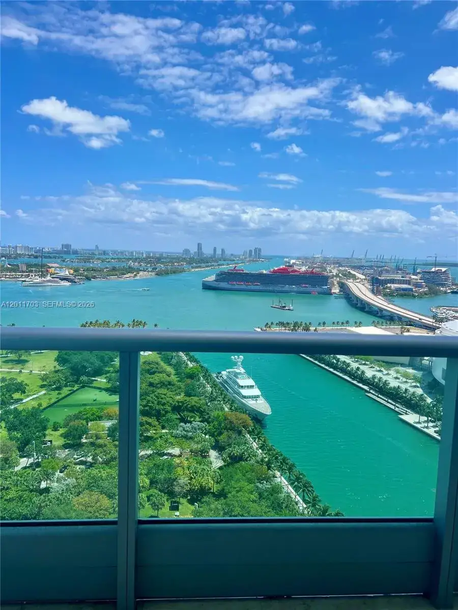 1 bedroom 2 bath Residential for sale at 900 Biscayne Blvd # 2904, Miami FL 33132