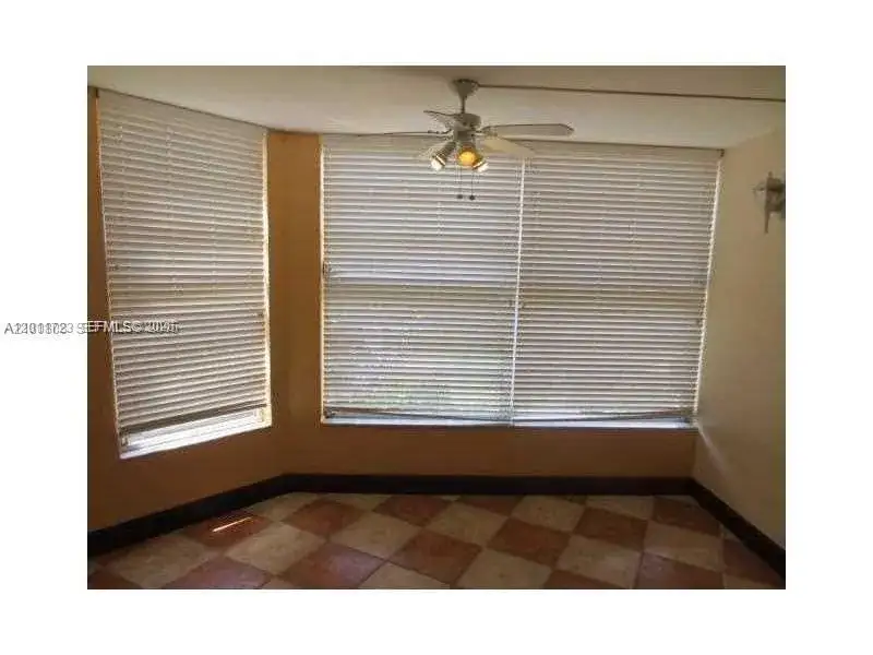 1 bedroom 1 bath Residential Lease for rent at 1351 NE 191st St # E311, Miami FL 33179
