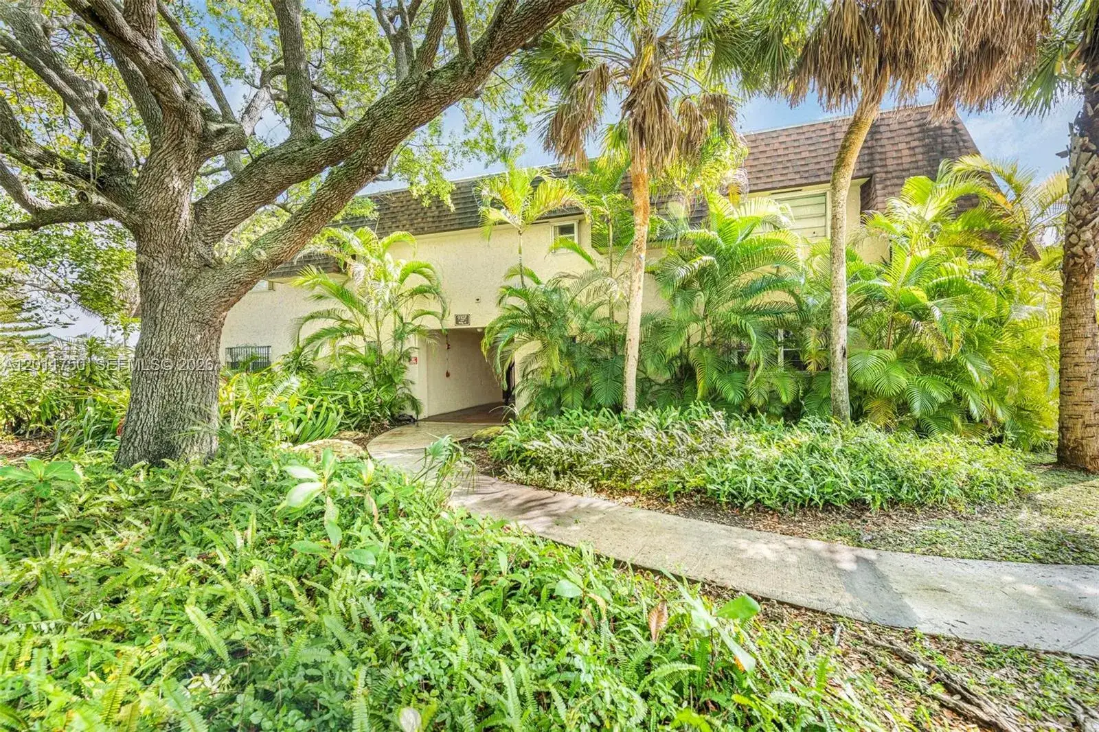 1 bedroom 1 bath Residential Lease for rent at 9107 SW 137th Ter # 4, Miami FL 33176