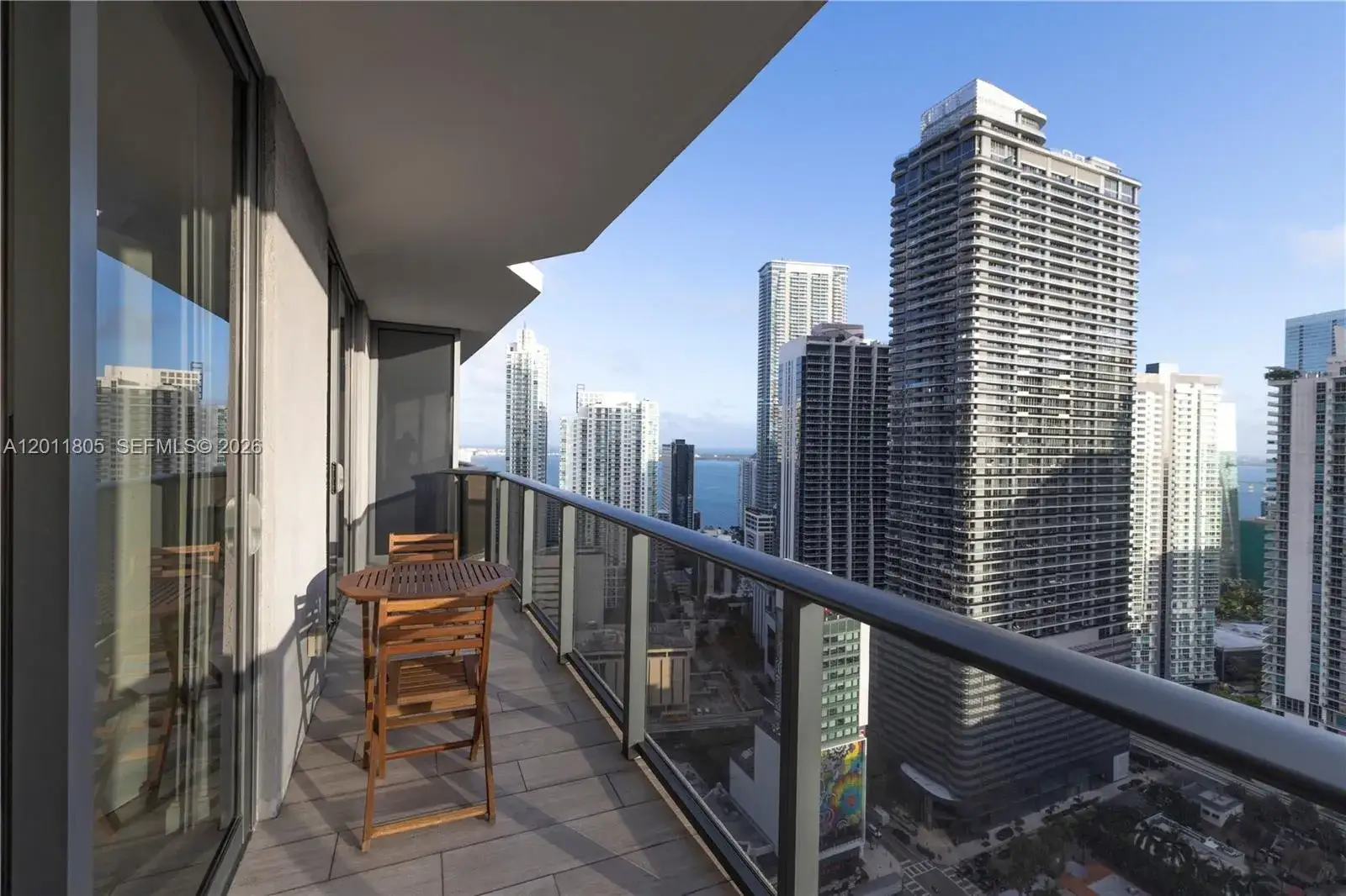1 bedroom 2 bath Residential Lease for rent at 55 SW 9th St # 3404, Miami FL 33130